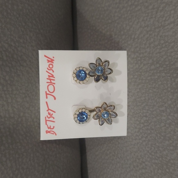 Betsey Johnson Jewelry - Betsey Johnson FLOWER CUFF EARRINGS